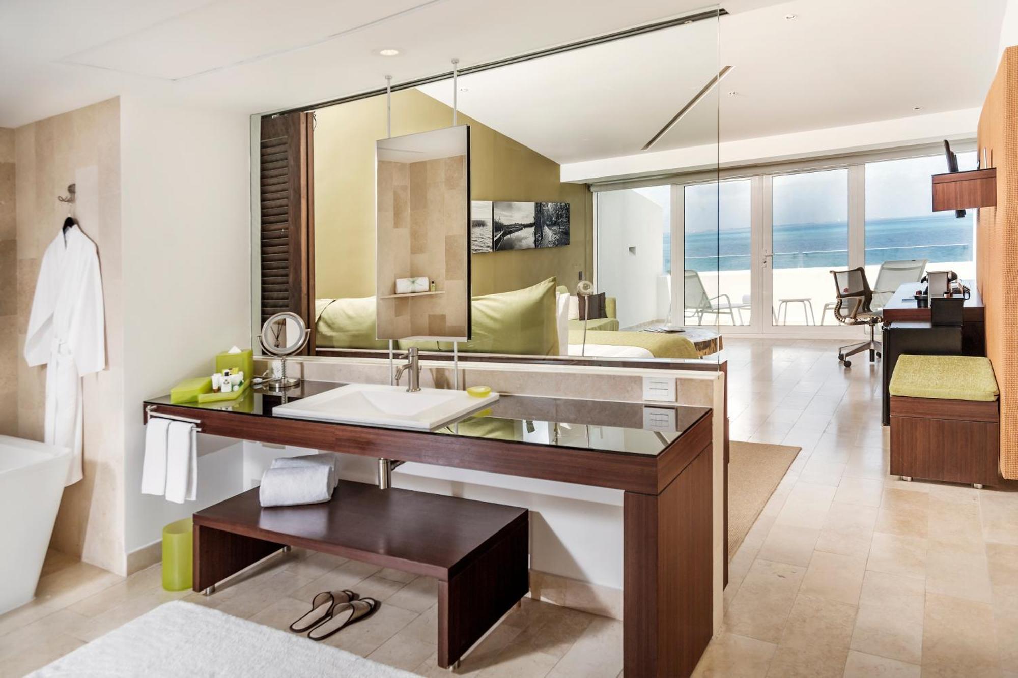 Intercontinental Club Room with Ocean View,1273566775:JPEG
