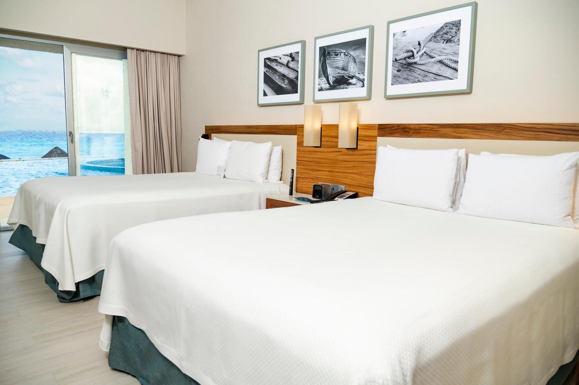 Quarto Duplo com Acesso Direto à Piscina - Frente ao Mar - Apenas Adultos