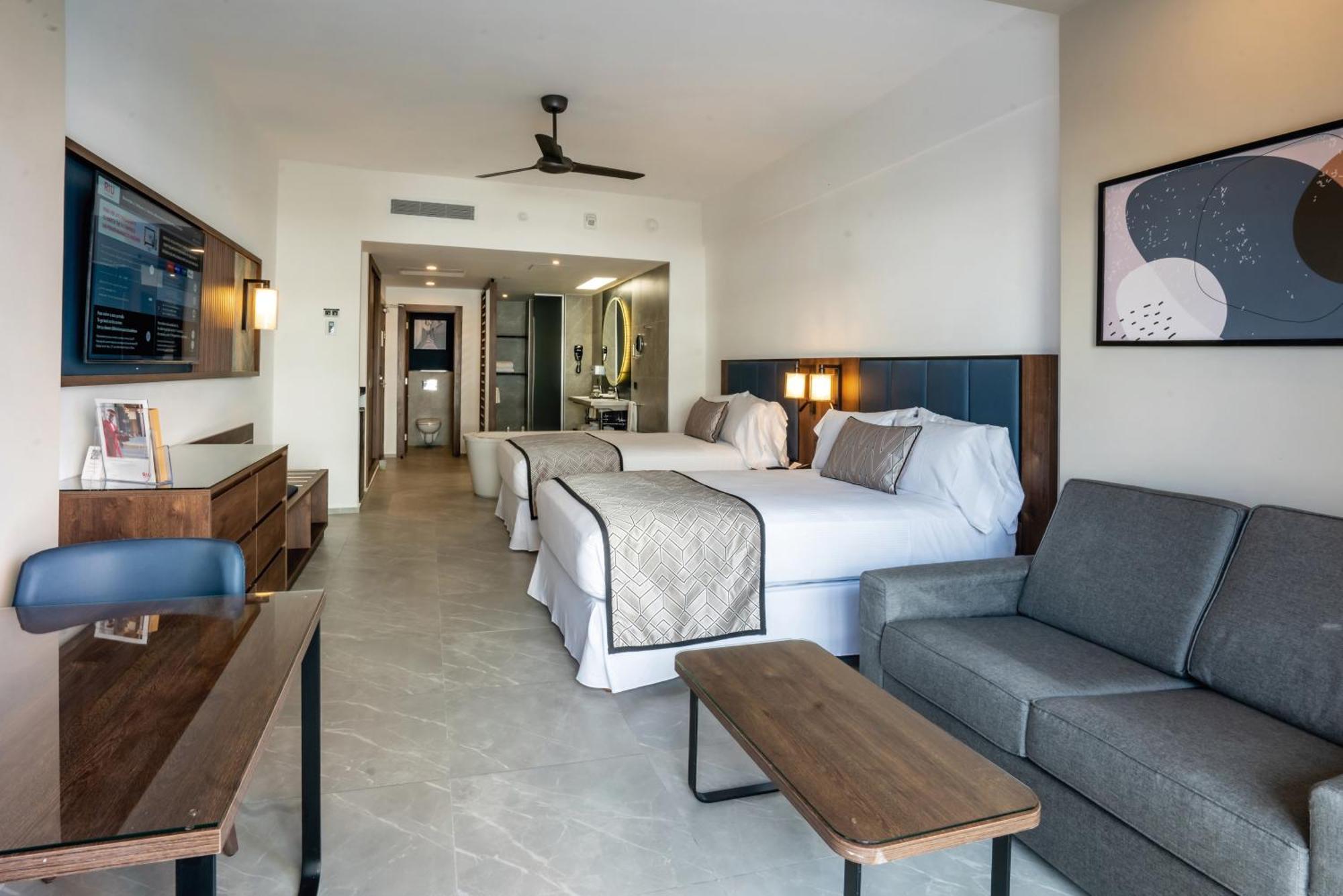 Junior Suite,1610779742:JPEG