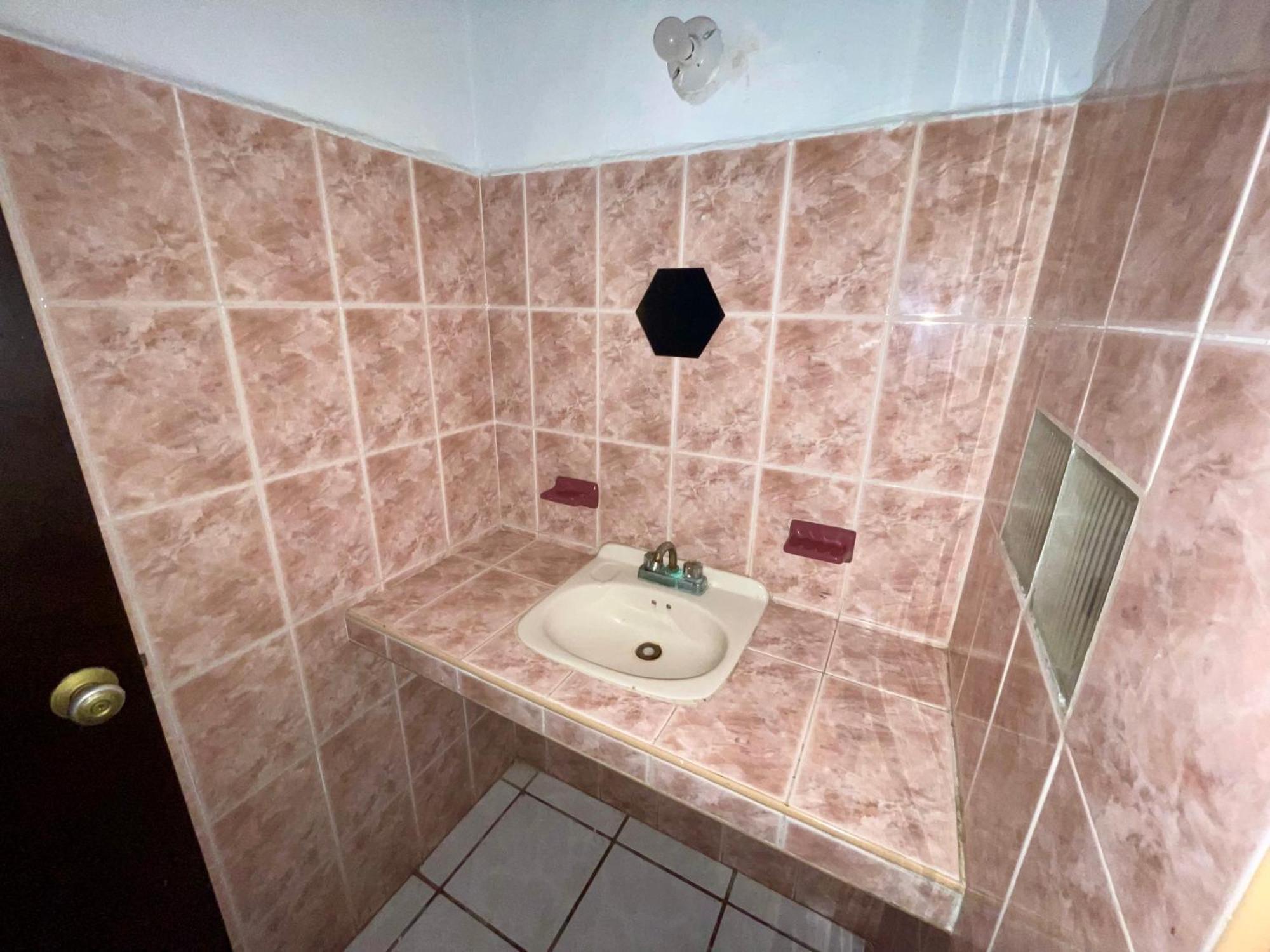 Queen Suite,1615927007:JPEG