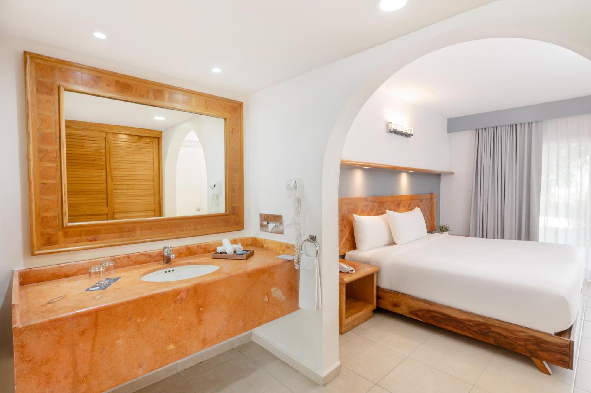 One-Bedroom Suite,1649019912:JPEG